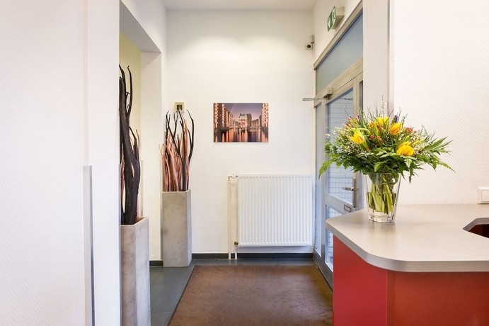 Imagen de los interiores del Hotel Signature Astoria Hamburg. Foto 19