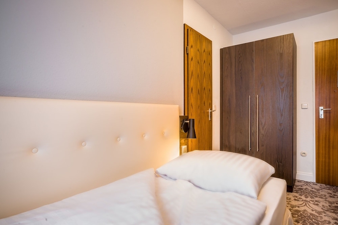 Imagen de la habitación del Hotel Signature Astoria Hamburg. Foto 12