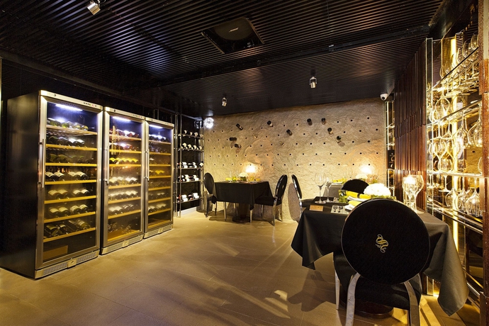 Imagen del bar/restaurante del Hotel Signature Boutique. Foto 3
