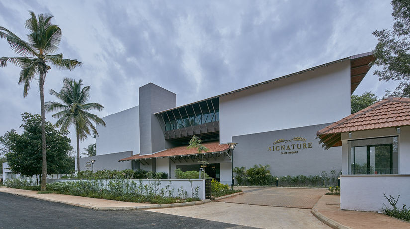 Imagen del bar/restaurante del Hotel Signature Club Resort. Foto 5