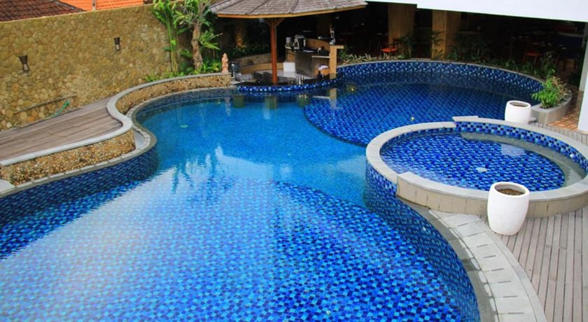 Imagen de la piscina del Hotel Signature Hotel Bali. Foto 18