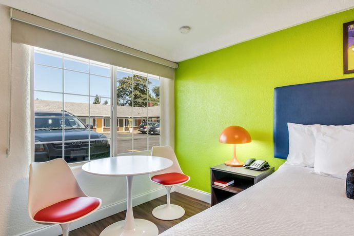 Imagen de la habitación del Hotel Signature Inn Eugene. Foto 9
