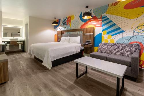 Imagen de la habitación del Hotel Signature Inn Houston Galleria. Foto 10