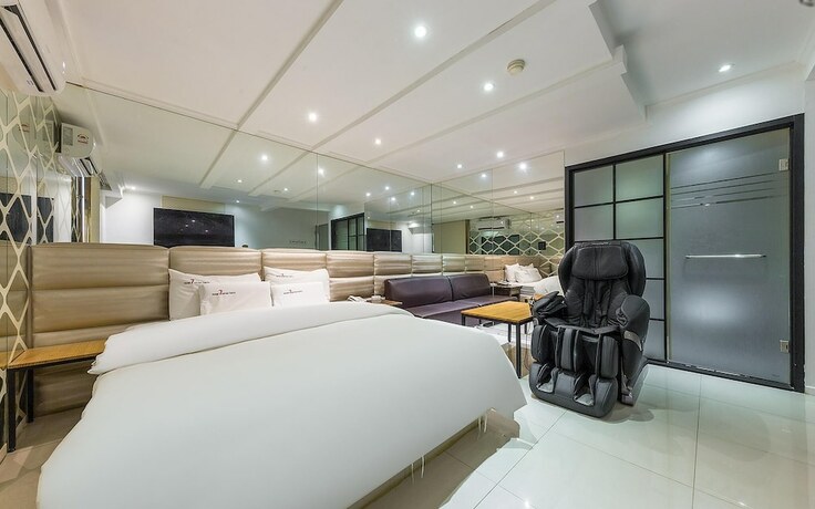Imagen de la habitación del Hotel Siheung Seven Hertz. Foto 12