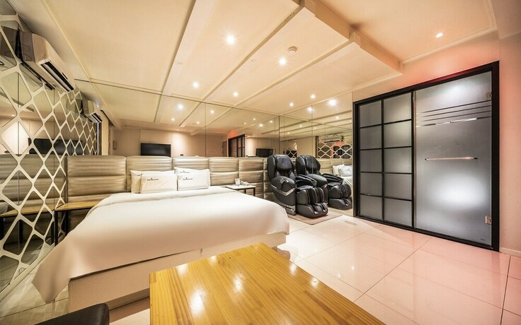 Imagen de la habitación del Hotel Siheung Seven Hertz. Foto 14