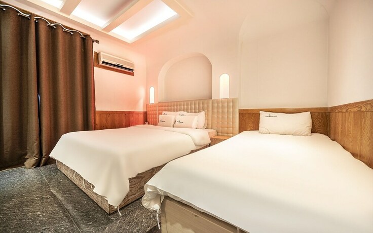 Imagen de la habitación del Hotel Siheung Seven Hertz. Foto 17