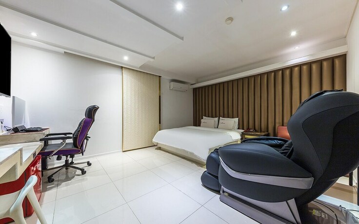 Imagen de la habitación del Hotel Siheung Seven Hertz. Foto 28