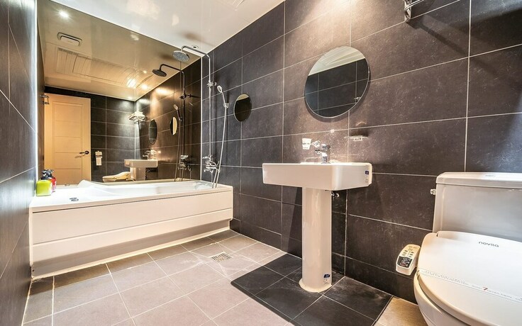 Imagen de la habitación del Hotel Siheung Seven Hertz. Foto 29