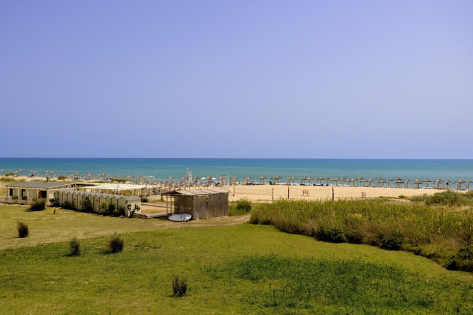 Imagen de los exteriores del Hotel Sikania Resort and Spa. Foto 9