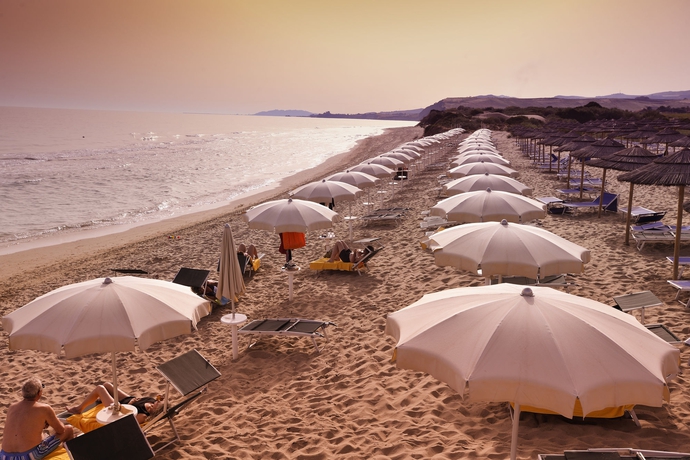 Imagen de los exteriores del Hotel Sikania Resort and Spa. Foto 11