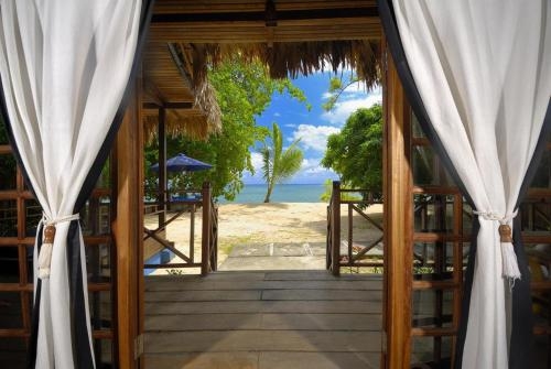 Imagen de la habitación del Hotel Siladen Resort & Spa. Foto 8