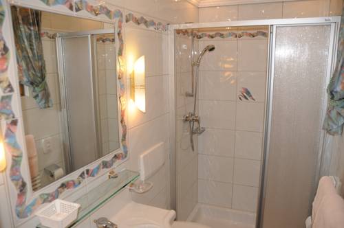 Imagen de la habitación del Hotel Silberberger. Foto 7