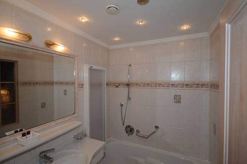 Imagen de la habitación del Hotel Silberberger. Foto 9