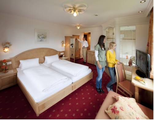 Imagen de la habitación del Hotel Silberberger. Foto 12