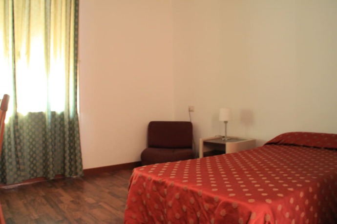 Imagen de la habitación del Hotel Sileno. Foto 5