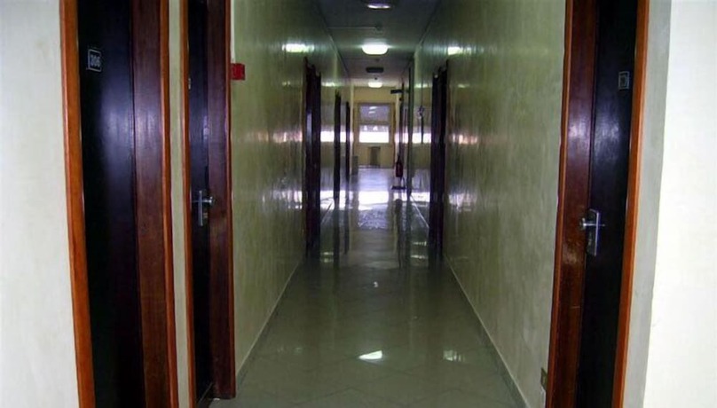 Imagen de los interiores del Hotel Sileno. Foto 12