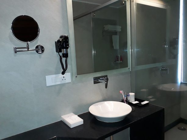 Imagen de la habitación del Hotel Silk City. Foto 11