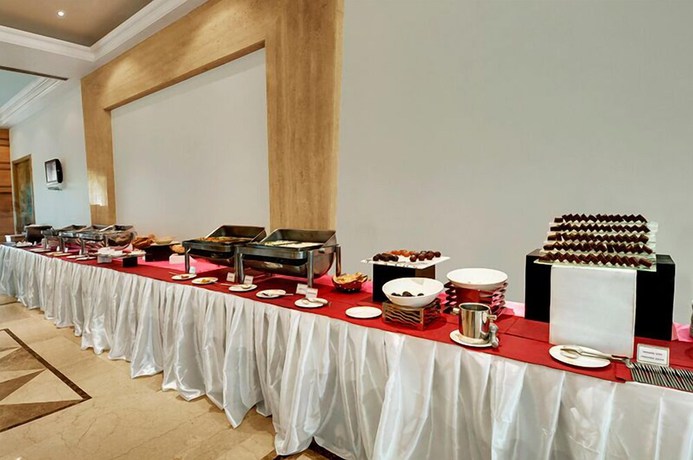 Imagen del bar/restaurante del Hotel Silk City. Foto 5