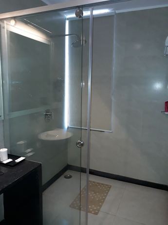 Imagen de la habitación del Hotel Silk City. Foto 12