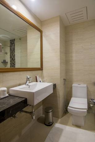 Imagen de la habitación del Hotel Silk City. Foto 17
