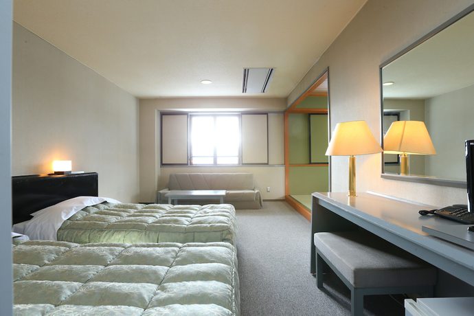 Imagen de la habitación del Hotel Silk In Madarao. Foto 11