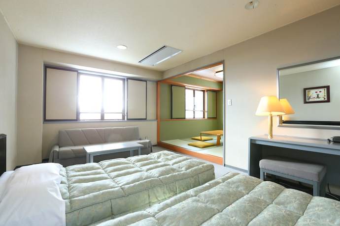 Imagen de la habitación del Hotel Silk In Madarao. Foto 15