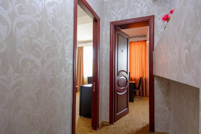 Imagen de la habitación del Hotel Silk Road, Tbilisi. Foto 17