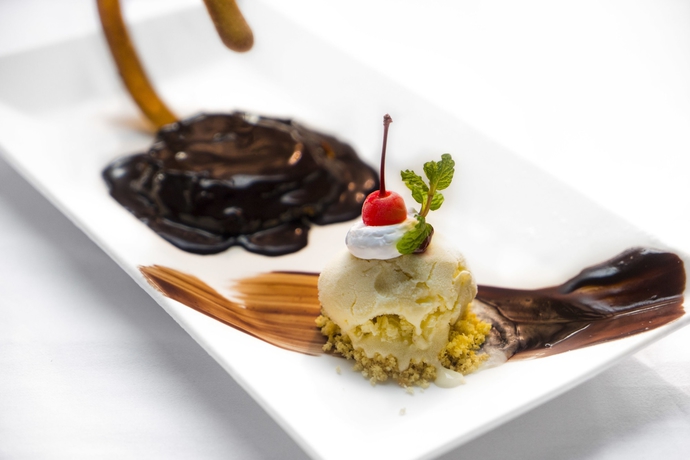 Imagen del bar/restaurante del Hotel Silk Sense Hoi An River Resort. Foto 6