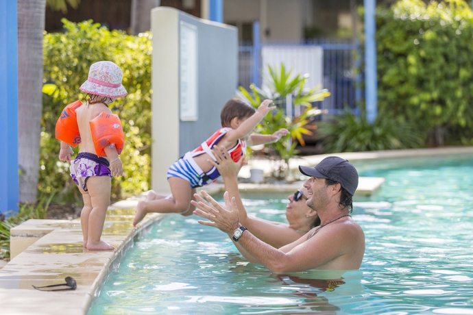 Imagen de la piscina del Hotel Silkari Lagoons Port Douglas. Foto 12