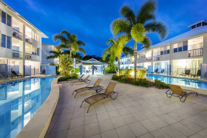 Imagen de la piscina del Hotel Silkari Lagoons Port Douglas. Foto 14