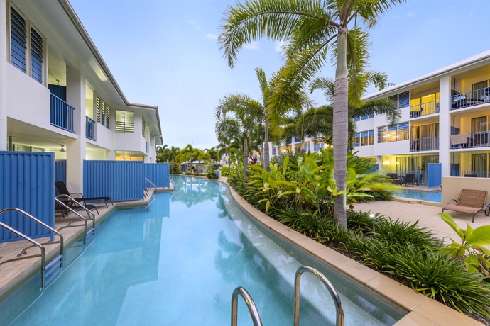 Imagen de la piscina del Hotel Silkari Lagoons Port Douglas. Foto 16
