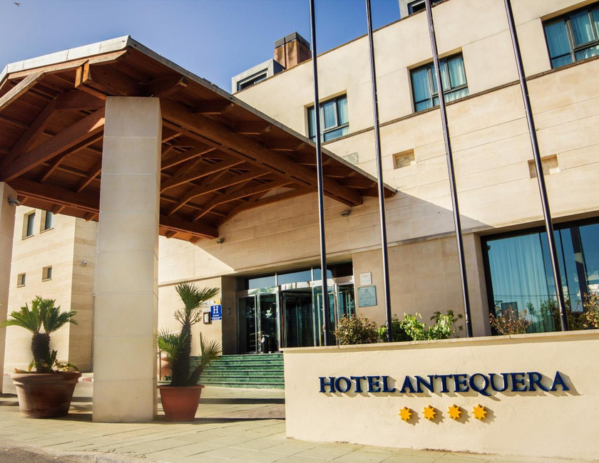 Imagen de los exteriores del Hotel Silken Antequera Hills. Foto 6
