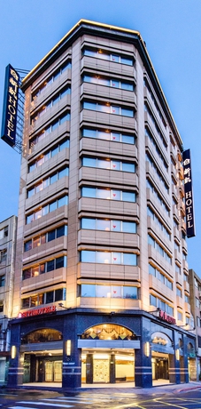 Imagen de los exteriores del Hotel Silken. Foto 11