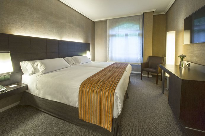 Imagen de la habitación del Hotel Silken Gran Durango. Foto 6