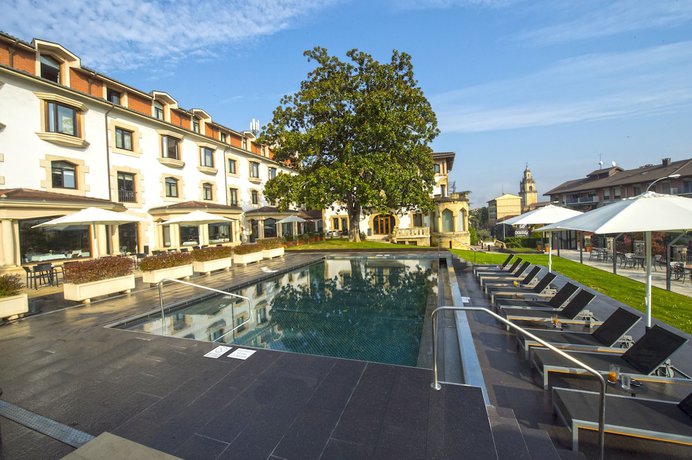Imagen de la piscina del Hotel Silken Gran Durango. Foto 20