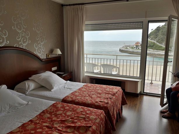 Imagen de la habitación del Hotel Silken Gran del Sella. Foto 3