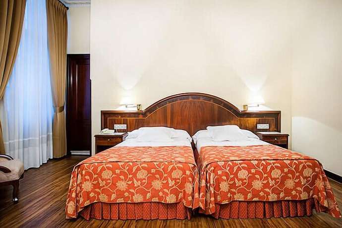 Imagen de la habitación del Hotel Silken Gran del Sella. Foto 13