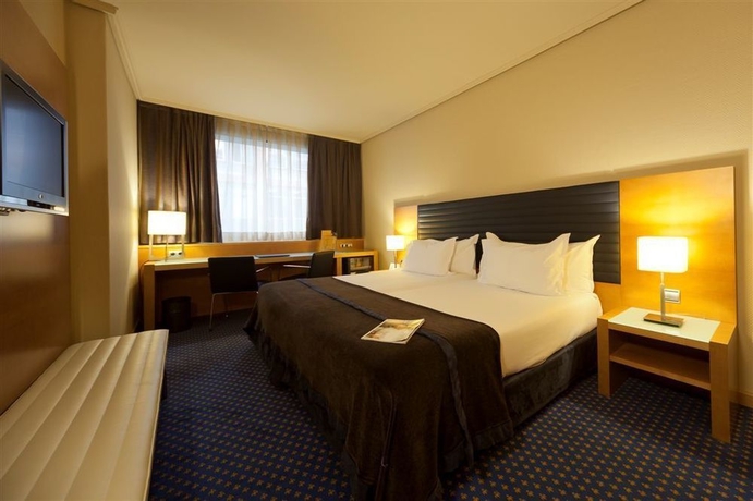 Imagen de la habitación del Hotel Silken Indautxu Bilbao. Foto 12