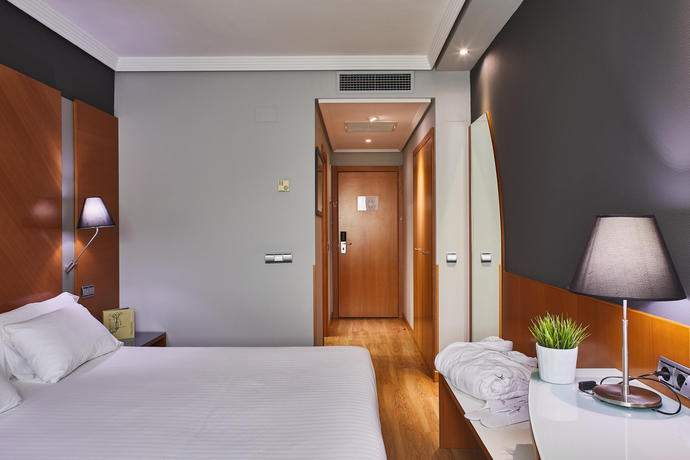 Imagen de la habitación del Hotel Silken Juan De Austria. Foto 11