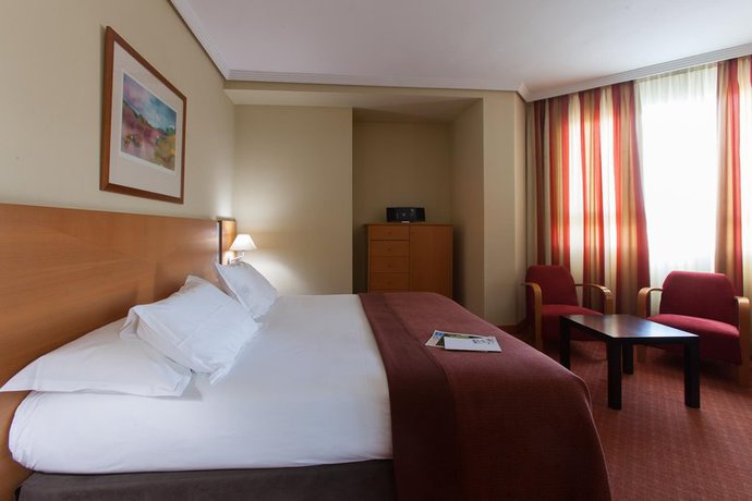 Imagen de la habitación del Hotel Silken Luis De León. Foto 5