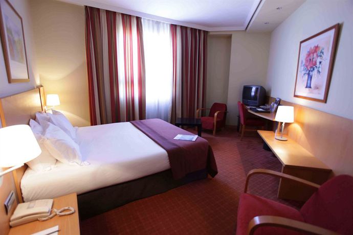 Imagen de la habitación del Hotel Silken Luis De León. Foto 7