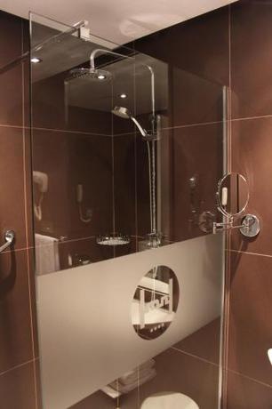 Imagen de la habitación del Hotel Silken Monumental Naranco. Foto 4