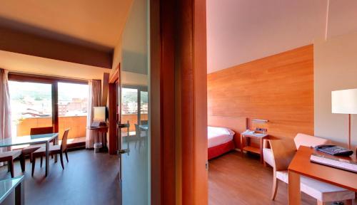 Imagen de la habitación del Hotel Silken Monumental Naranco. Foto 6
