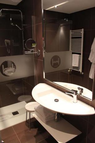 Imagen de la habitación del Hotel Silken Monumental Naranco. Foto 8