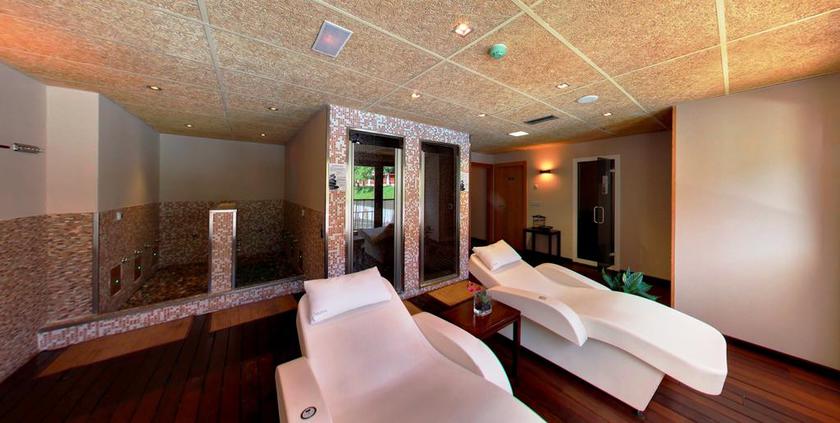 Imagen de los exteriores del Hotel Silken Ordesa. Foto 9