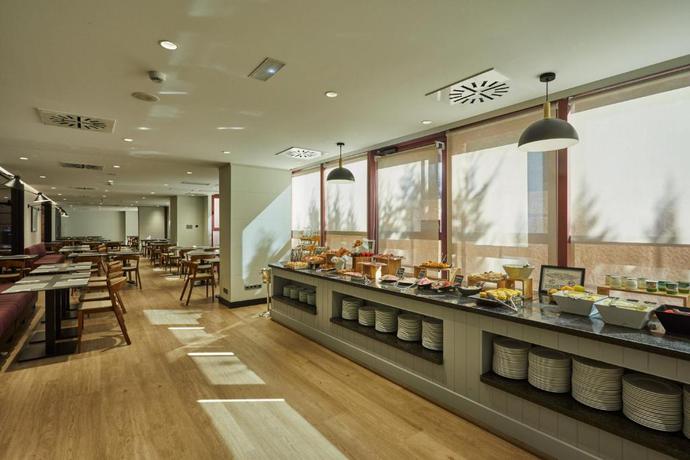 Imagen del bar/restaurante del Hotel Silken Puerta Madrid. Foto 6