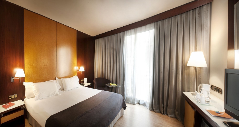 Imagen de la habitación del Hotel Silken Ramblas. Foto 8