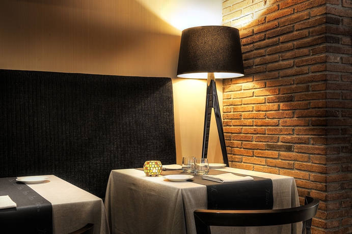 Imagen del bar/restaurante del Hotel Silken Ramblas. Foto 4