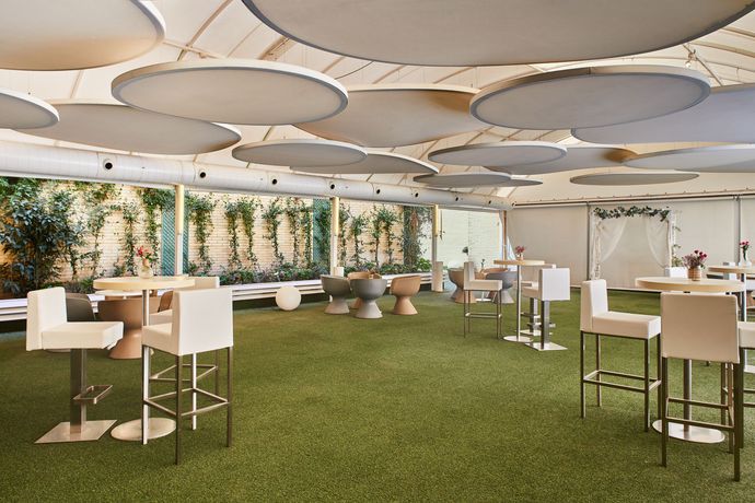 Imagen del bar/restaurante del Hotel Silken Reino De Aragón. Foto 2