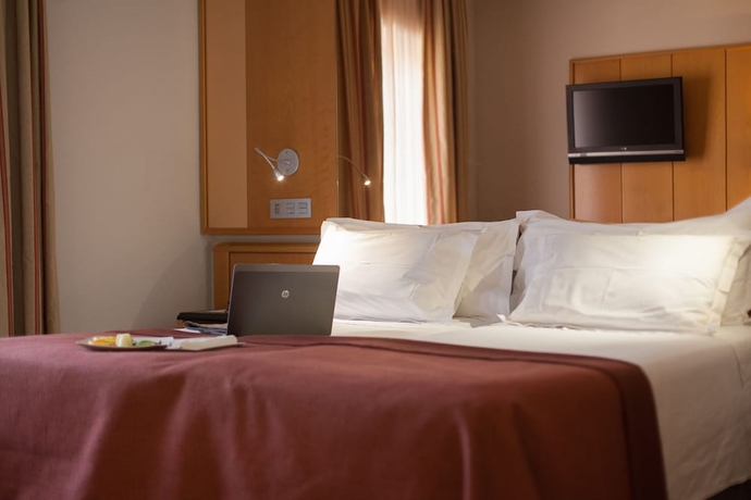 Imagen de la habitación del Hotel Silken Rona Dalba. Foto 8